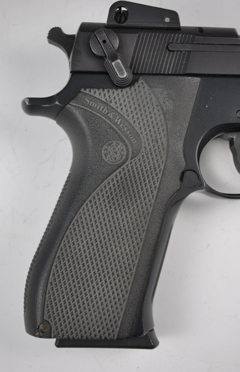 Smith wesson model 5904 9mm pistol for sale at gunauction 10821124